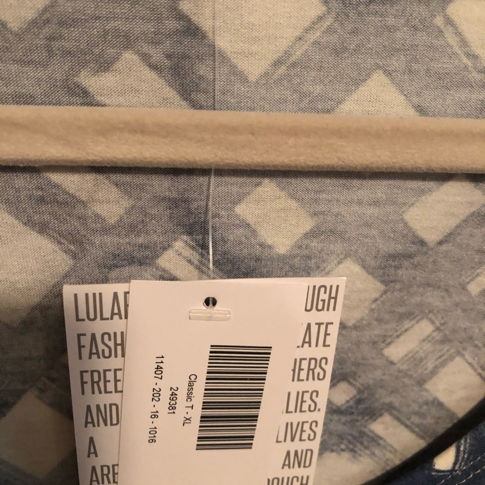 LulaRoe Classic T size XL